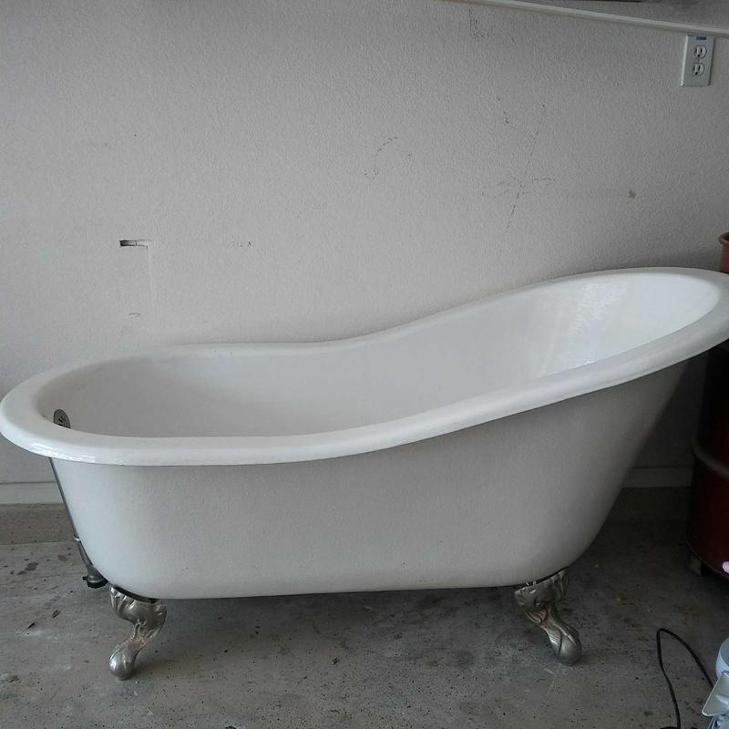 Clawfoot tub for sale in Gilbert, AZ 5miles Buy and Sell