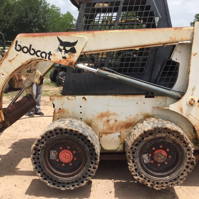 Bobcat 853 skid steer Needs engine rebuilt for sale in Houston, TX