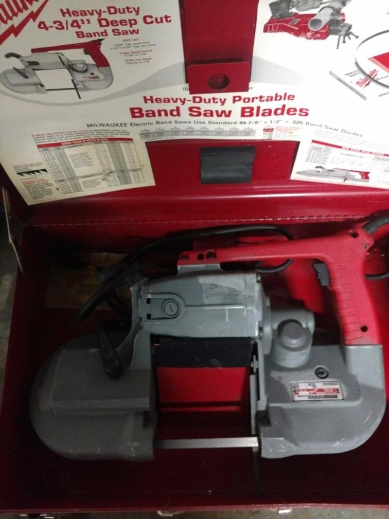 Milwaukee 6230 Deep Cut Portable Band Saw in Metal Case tool,used,power