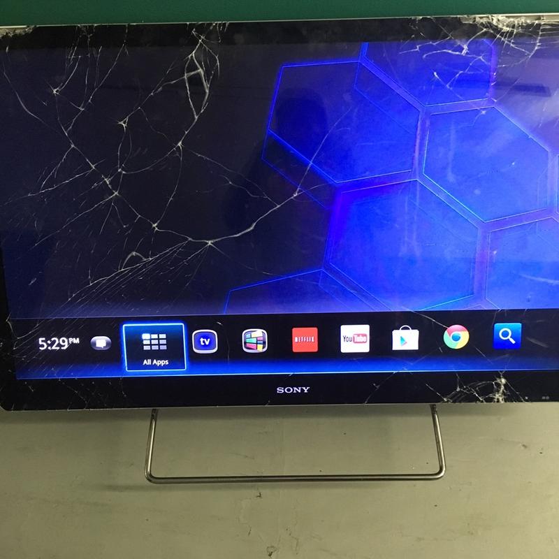 Sony LED LCD TV 46" CRACKED SCREEN for sale in Long Beach