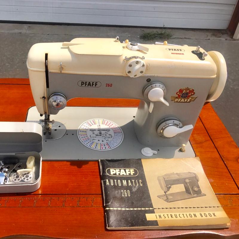 HEAVY DUTY PFAFF 260 INDUSTRIAL STRENGTH SEWING MACHINE /