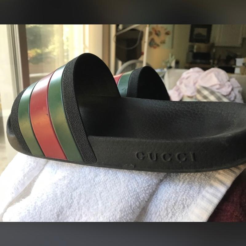 size 10 in gucci slides