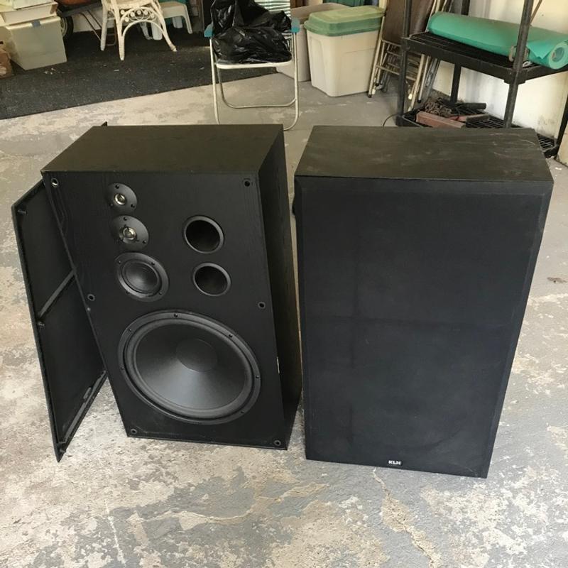 Floor Standing Speakers With 15 Inch Woofer KLH 15 inch floor speakers for sale in Weatherford, TX - 5miles: Buy