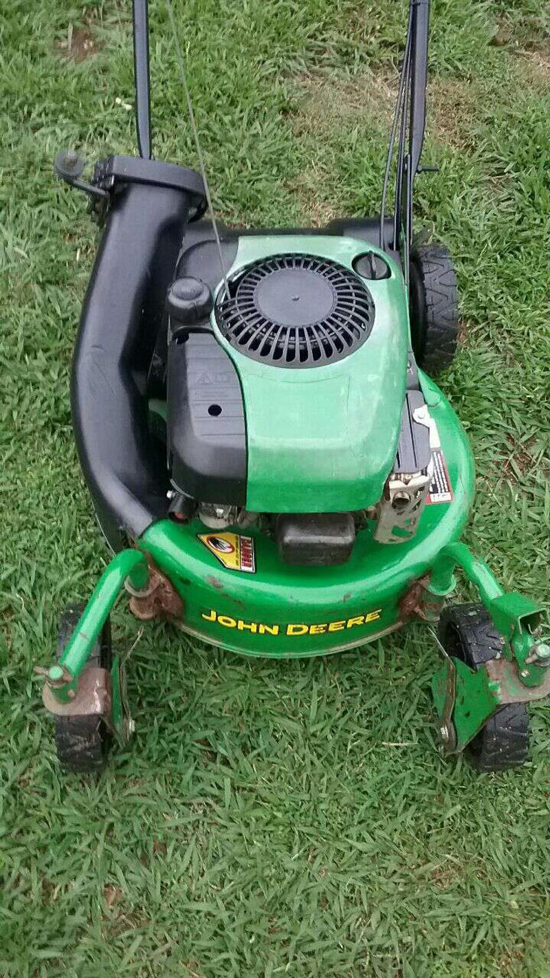John Deere JS40 Self Propelled Mower for sale in Browns Summit, NC 5miles Buy and Sell