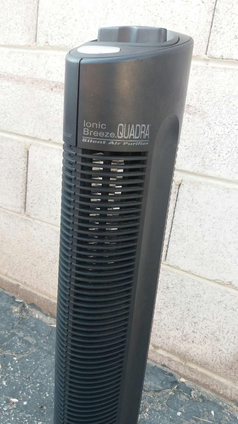 Sharper image AIR PURIFIER. No filters to buy, wipe clean filter. for