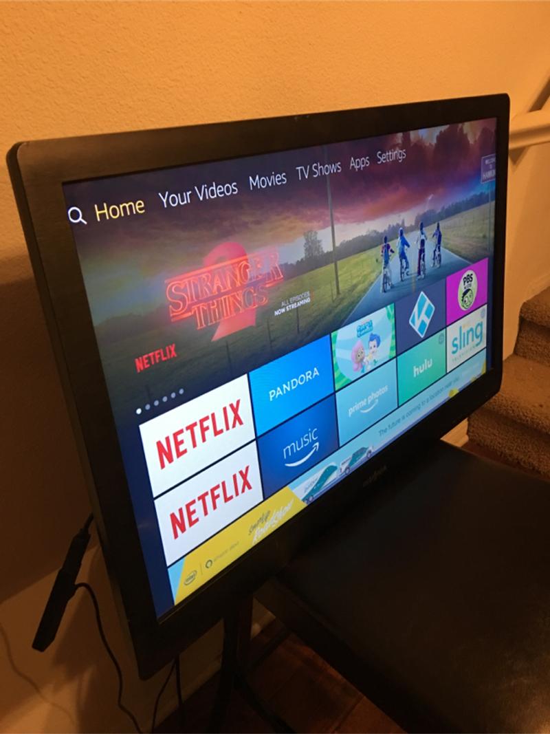 Insignia Slim 32" LCD HDTV (not a smart tv!) for sale in La Mesa, CA