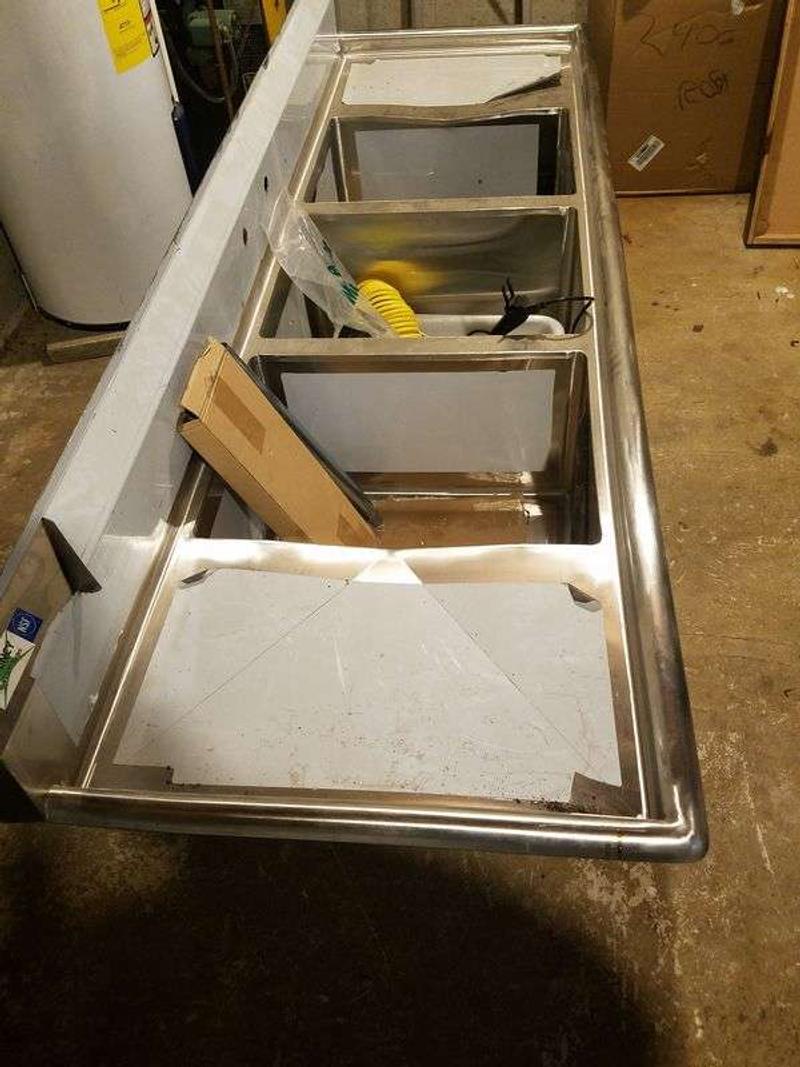 New Regency 94" 16Gauge SS 3 Bay Commercial Sink w/ 2 Drainboard for