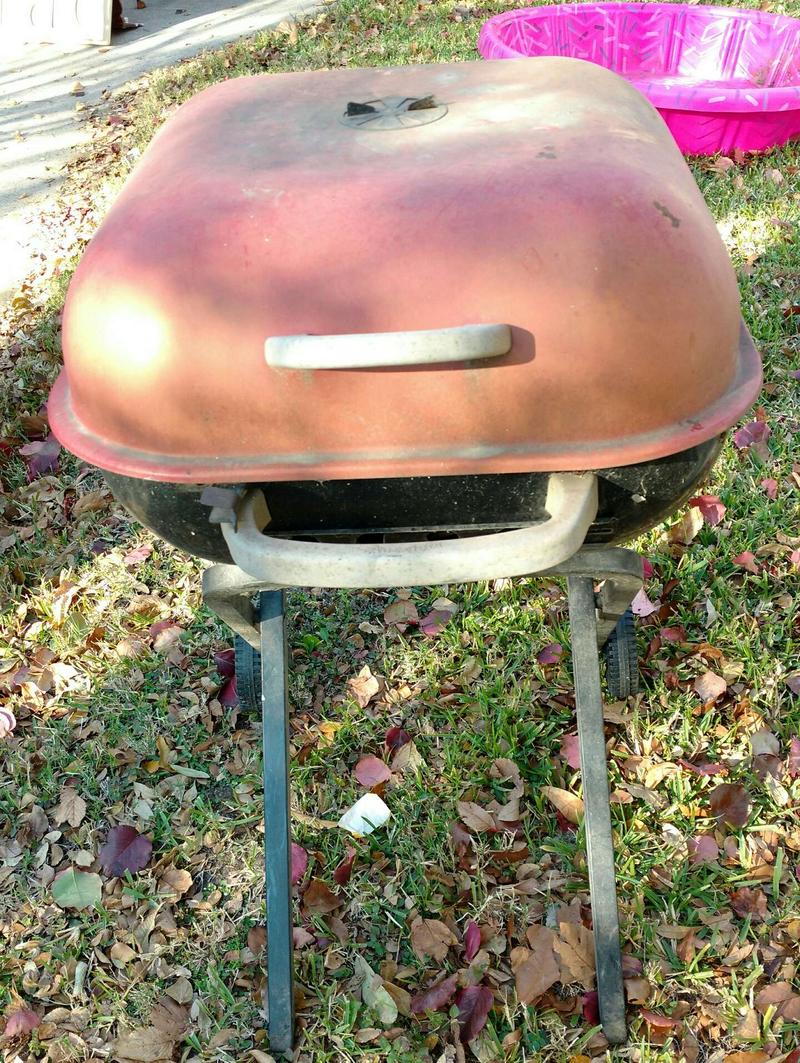 Used er Charcoal Grill for sale in Irving, TX 5miles Buy and Sell