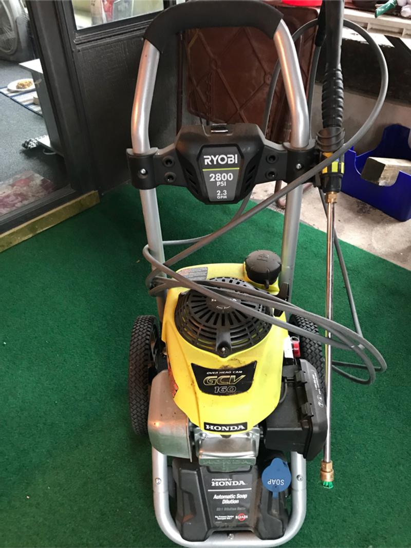 Ryobi Power Washer used 3 times. 2800 PSI with Honda Engine. Soap
