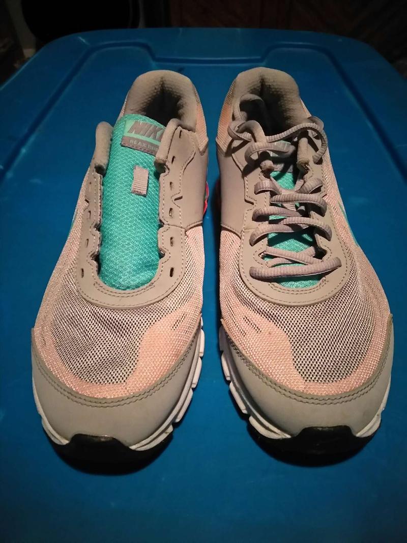 nike reax run 9