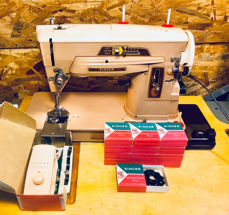 HEAVY DUTY INDUSTRIAL STRENGTH SINGER 403A SEWING MACHINE / ACCESSORIES