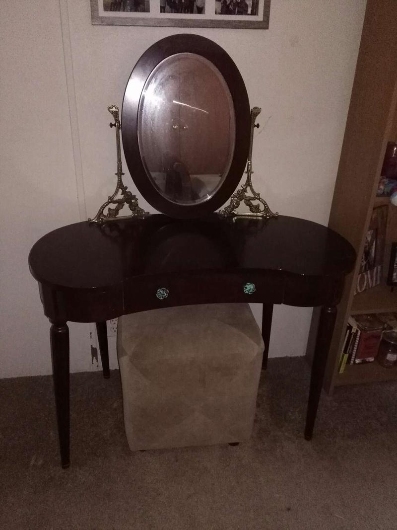 Bombay company vanity table with stool for sale in Weatherford, TX