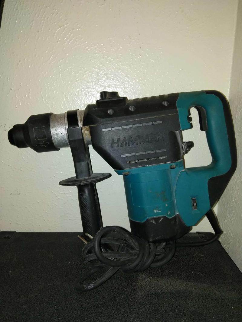 Makita chipping hammer for sale in Arlington, TX 5miles Buy and Sell