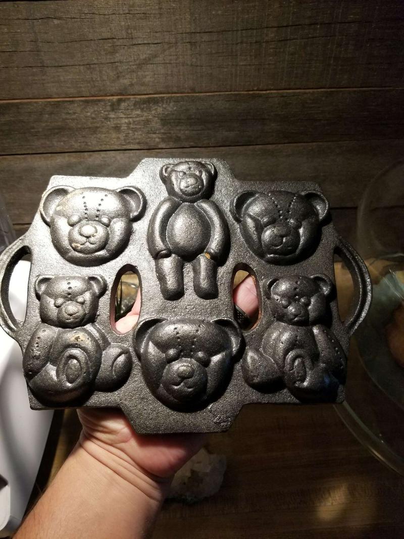 Vintage cast iron teddy bear mold for sale in Paramount, CA 5miles