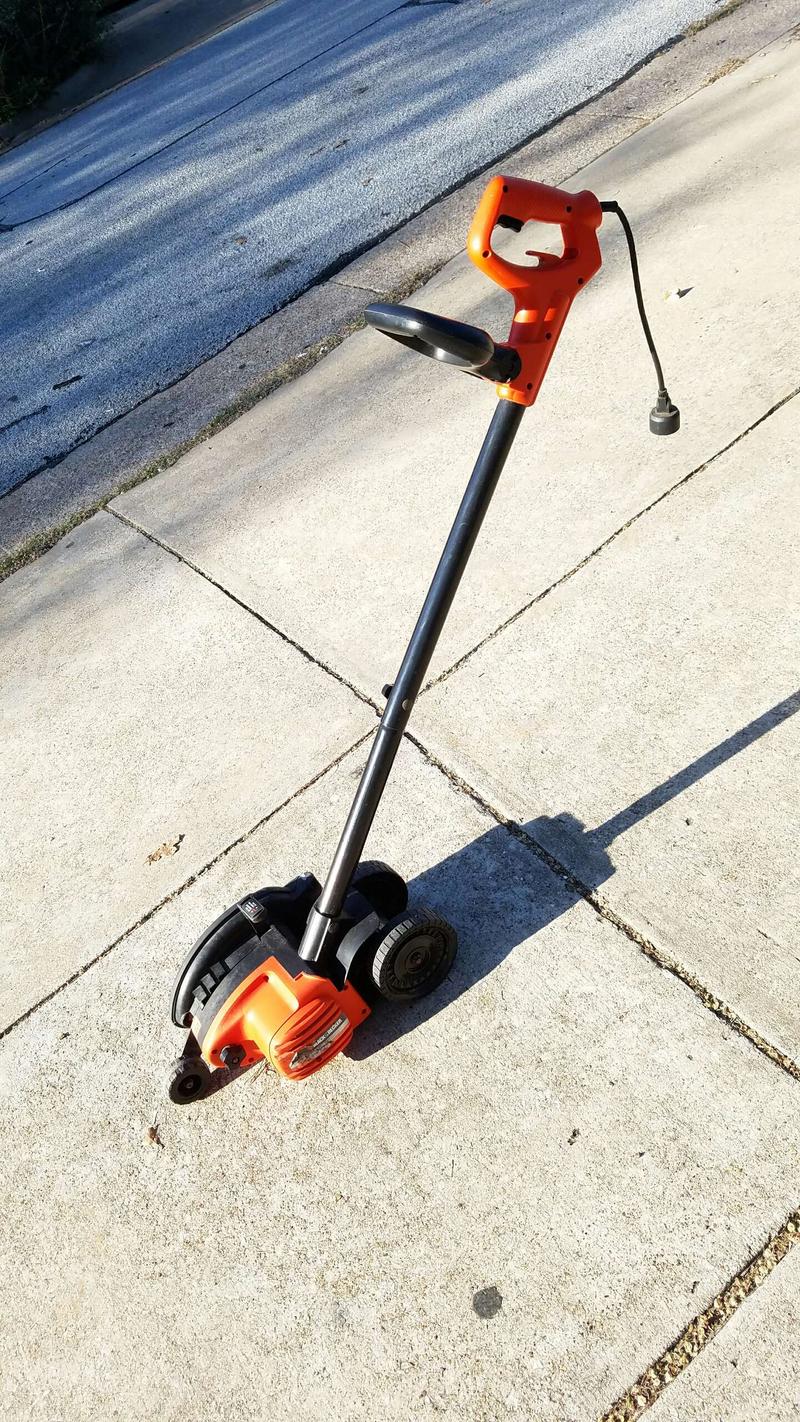 BLACK & DECKER 11Amp 7.5" Electric Edger/ Edge HOG for sale in