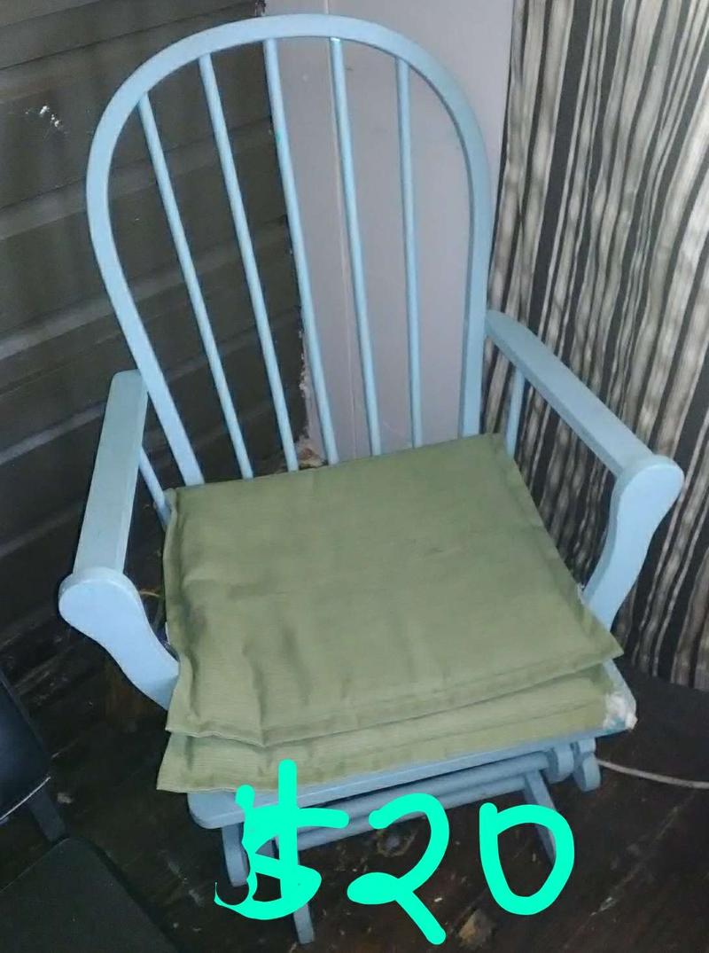 Glider rocker for sale in Bacliff, TX 5miles Buy and Sell