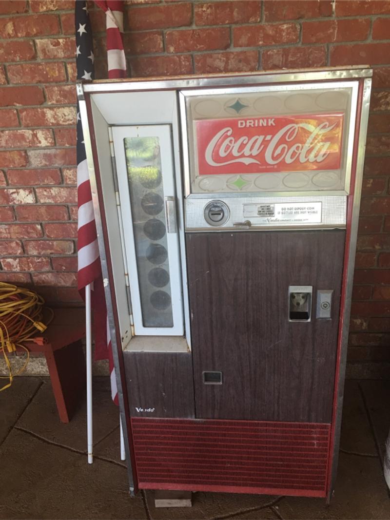 Coke Machine for sale in Rockwall, TX 5miles Buy and Sell