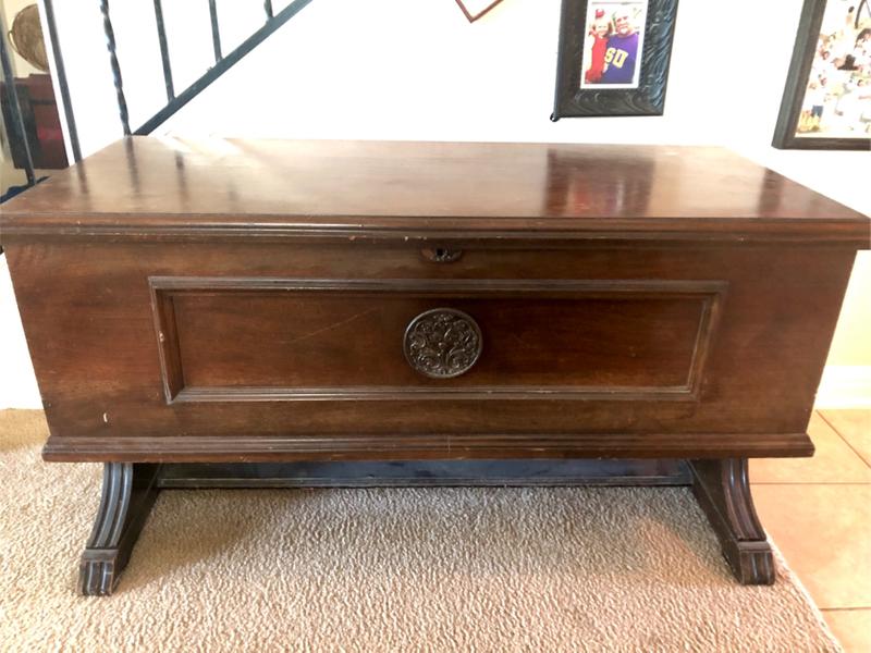 Antique Cedar Chest for sale in Round Rock, TX 5miles Buy and Sell