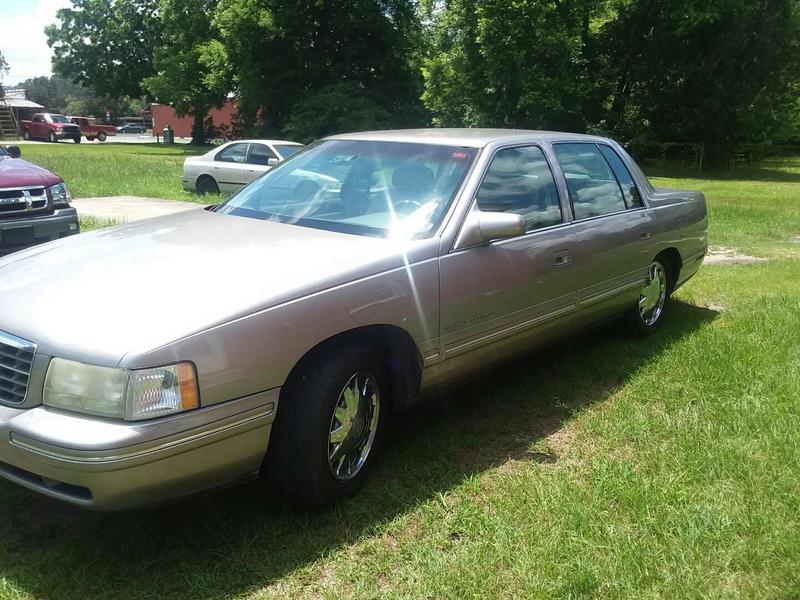 1998 Cadillac DeVille Concours 4dr Sedan for sale in
