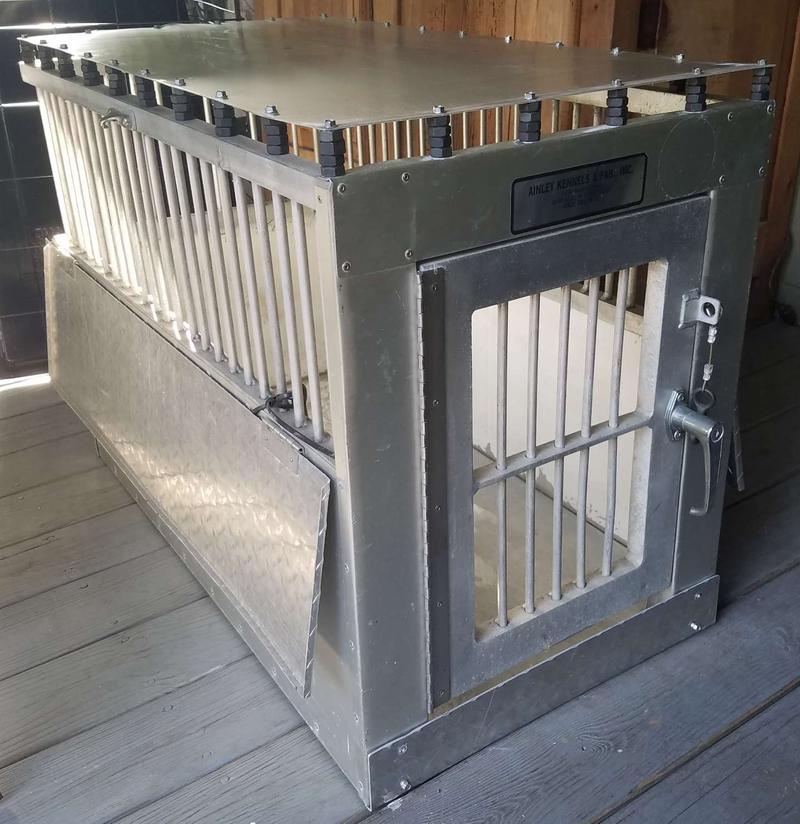 coleman dog crate