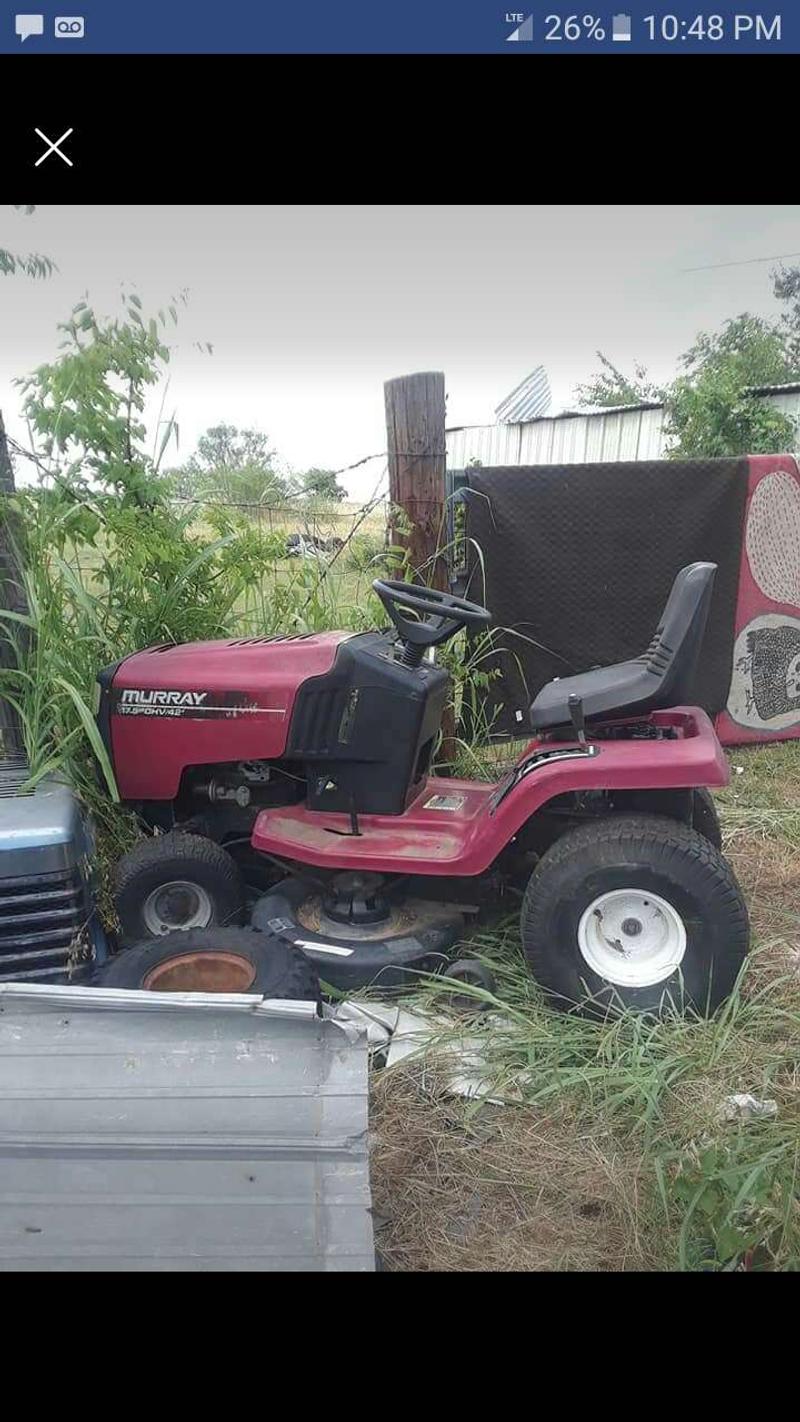 Murray riding lawn mower for sale in Denton, TX 5miles Buy and Sell