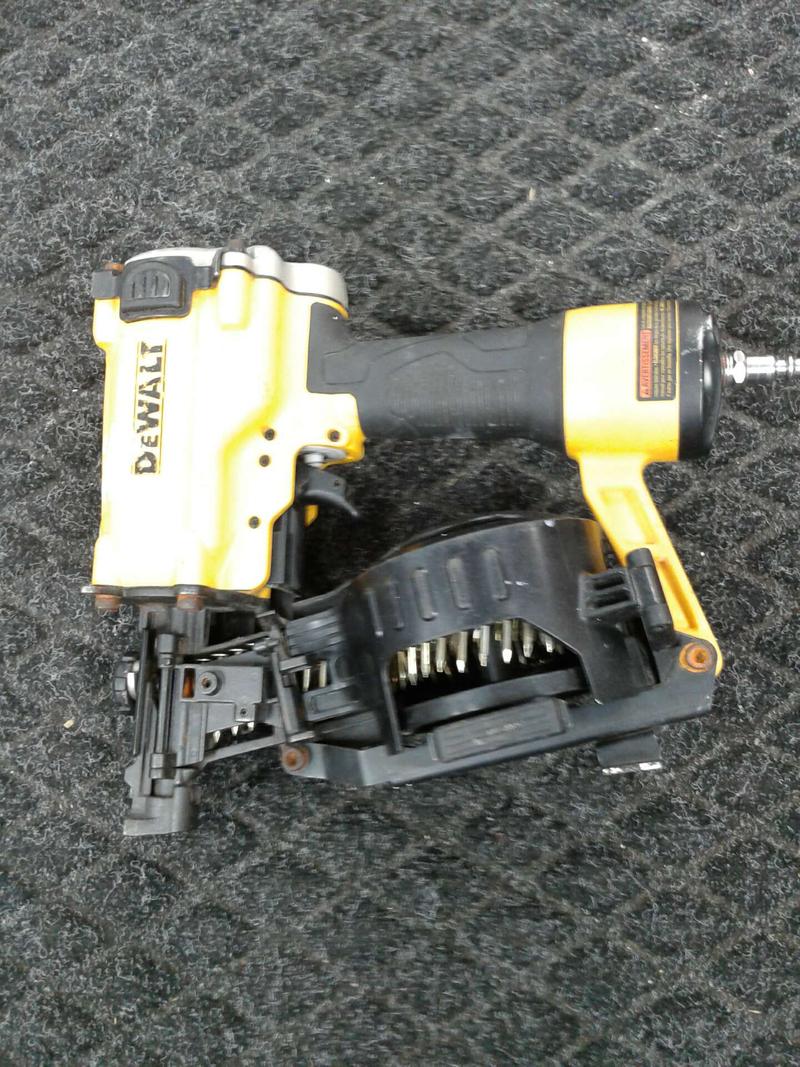 Dewalt dw45rn roofing nail gun for sale in Humble, TX 5miles Buy and