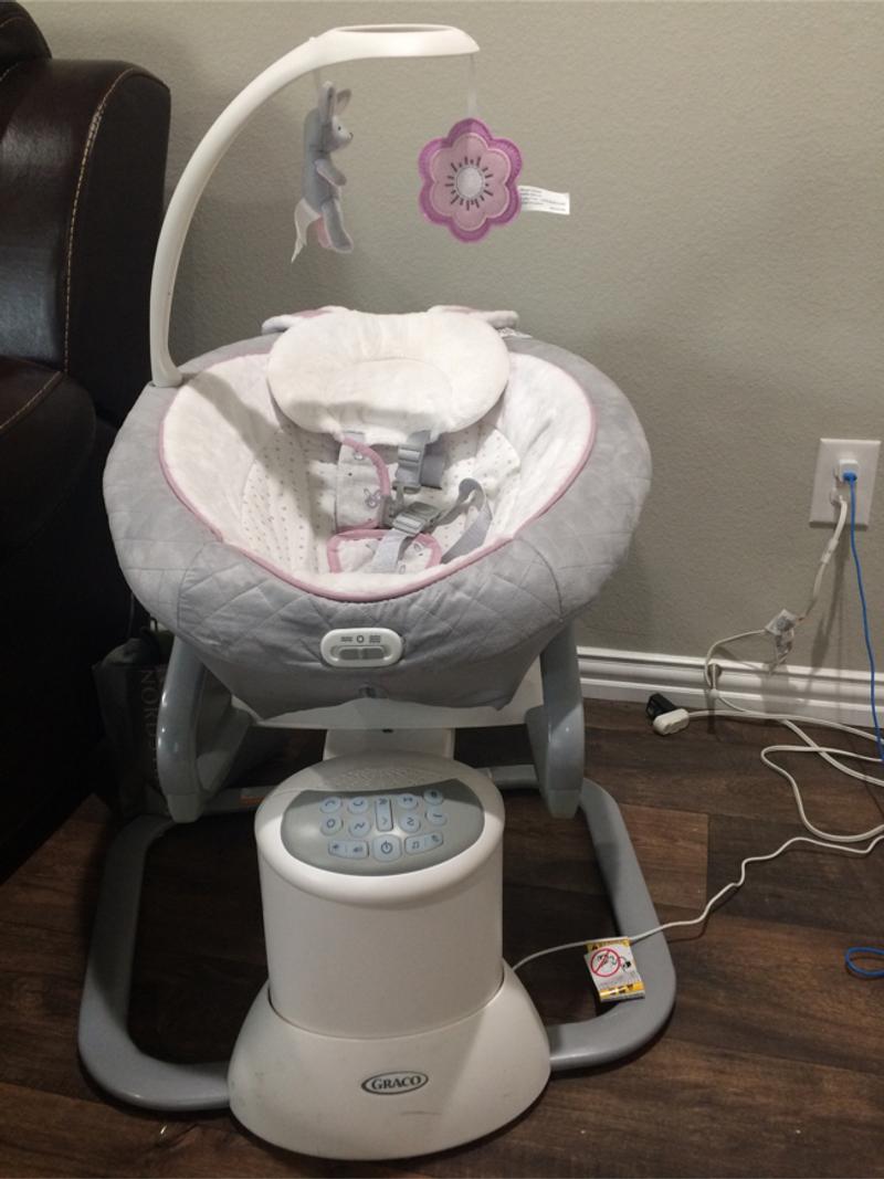 Graco everyway baby soother with removable rocker for sale in Grandview