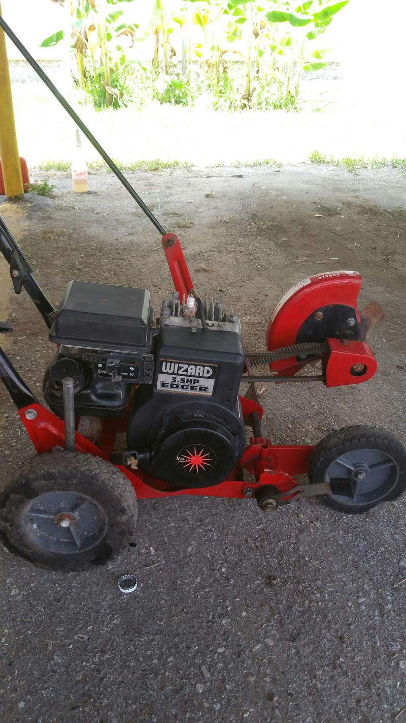 79cc Briggs and Stratton 3.5hp edger for sale in League City, TX