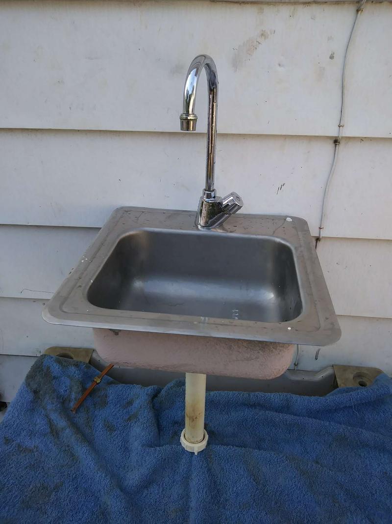 STAINLESS STEEL SMALL SINK for sale in Dallas, TX 5miles Buy and Sell