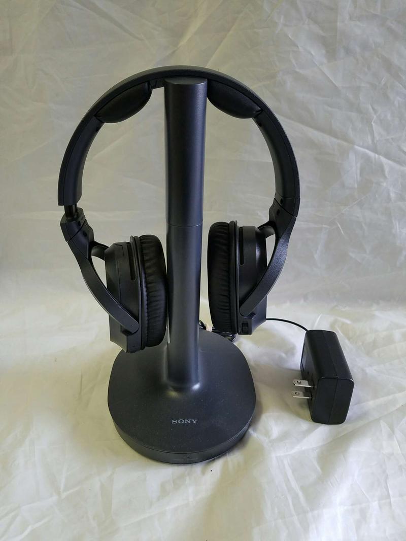 Sony MDR Rf 995R Wireless Headphones for sale in Dallas, TX 5miles