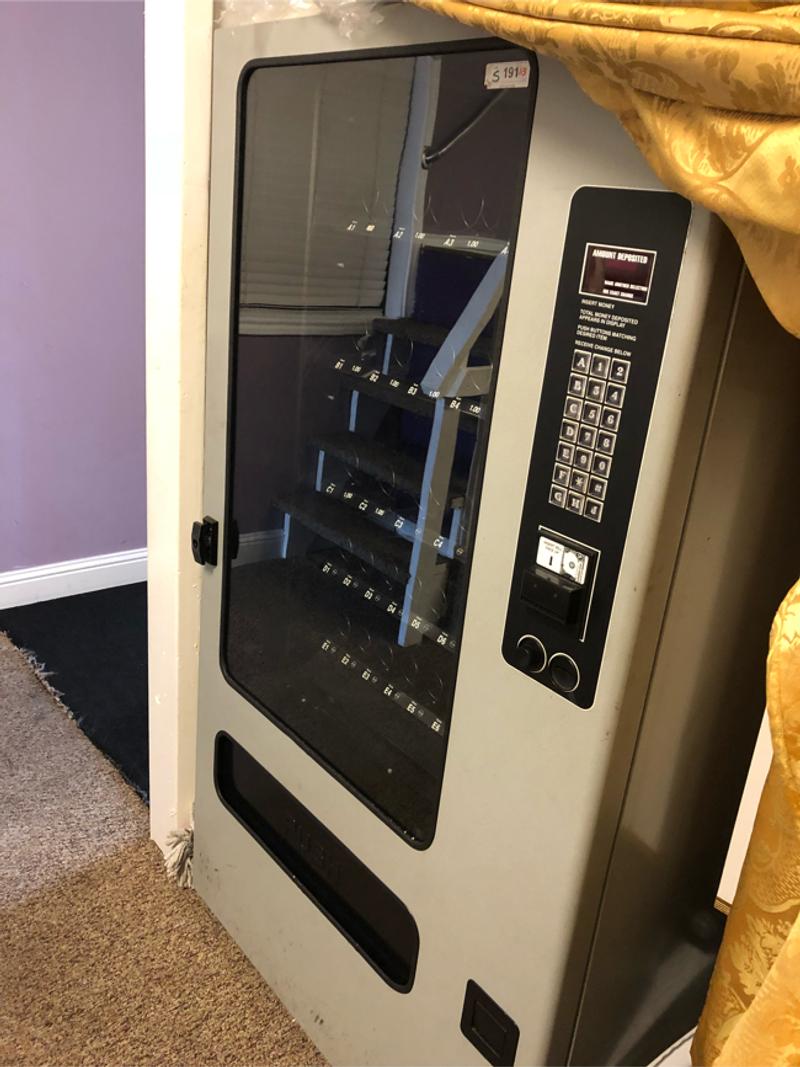 Vending machine for sale in Houston, TX 5miles Buy and Sell