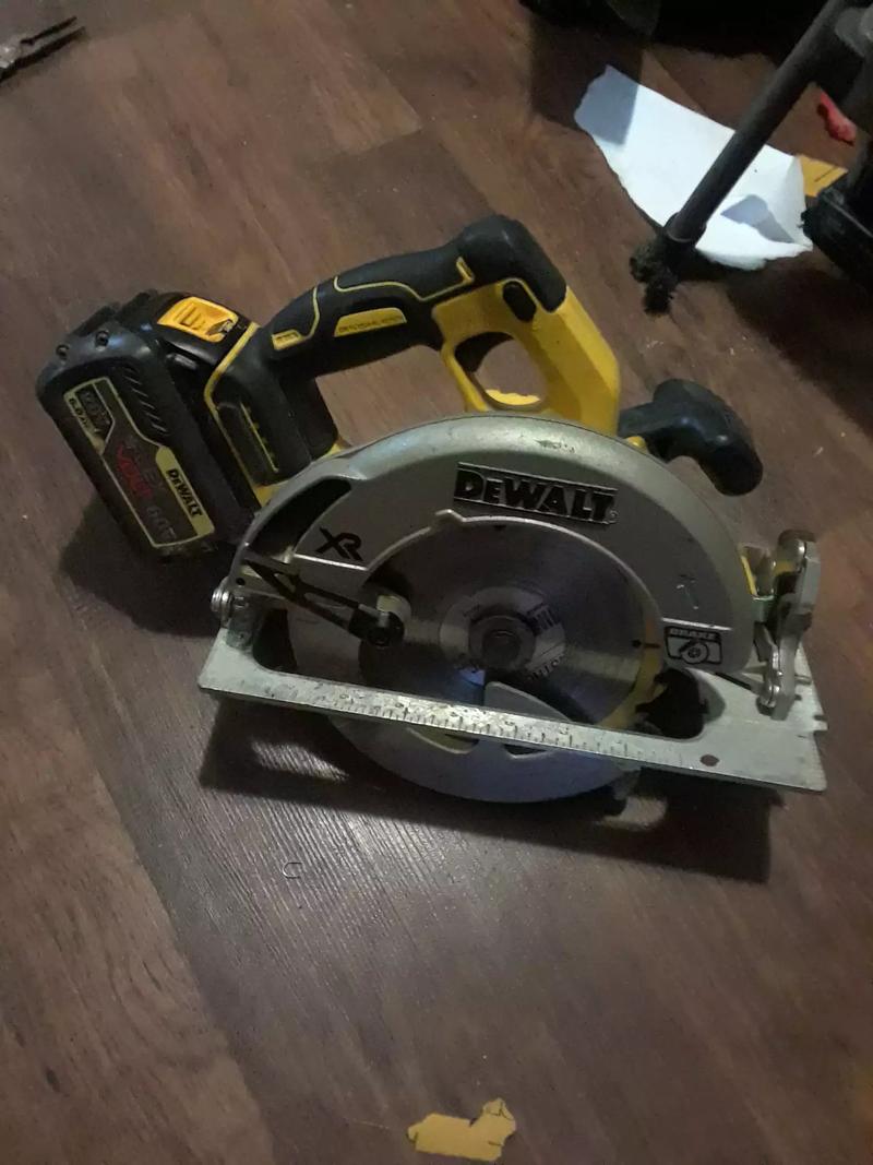 Dewalt circle saw for sale in Fort Worth, TX 5miles Buy and Sell