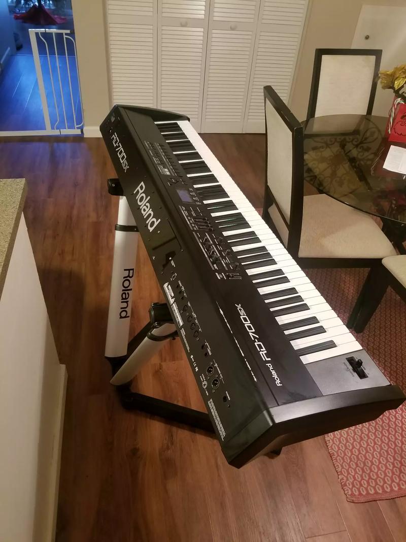 Roland Rd 700sx Keyboard Along With The Original Roland Keyboard Stand W A S For Sale In Sacramento Ca 5miles Buy And Sell