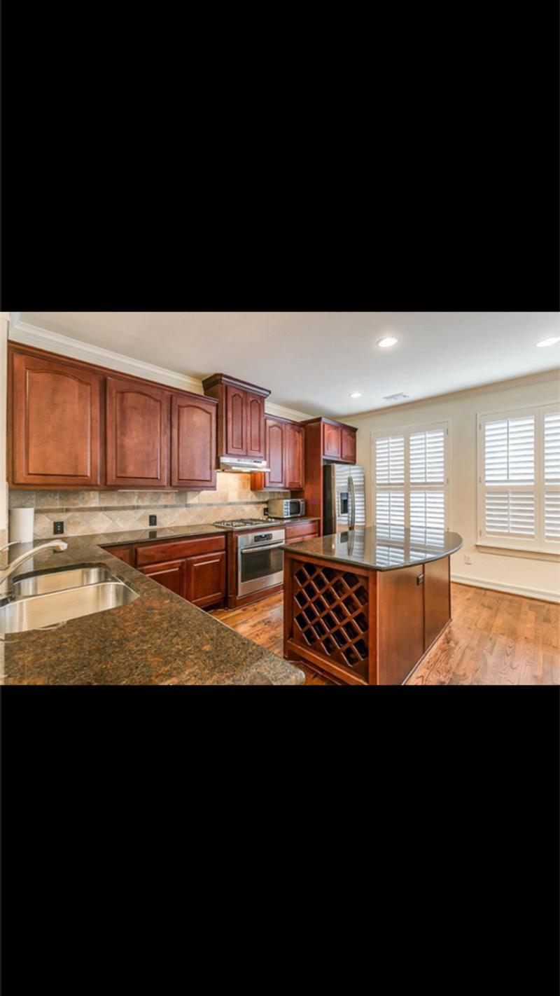 House for rent Townhouse 3 BR 2.5 BA for sale in Texas, TX 5miles