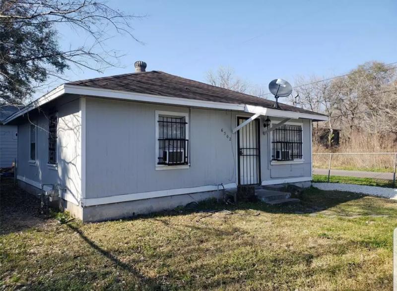 Casa de Renta 2/1. House for Rent for sale in Houston, TX 5miles Buy