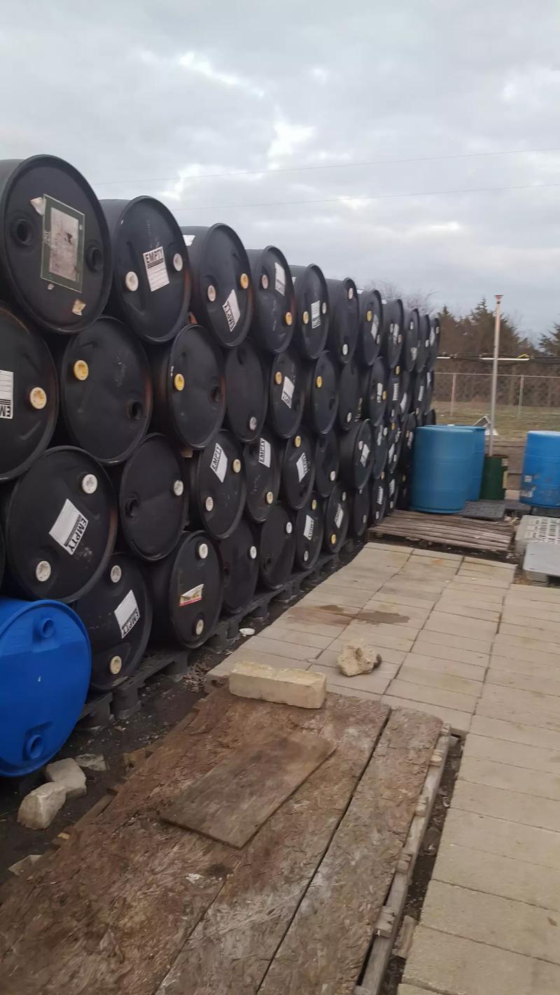 55 gallon black plastic barrels for sale in Royse City, TX 5miles