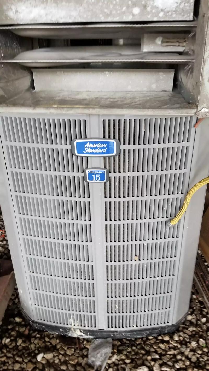 Complete HVAC air conditioning system. American Standard 4A7A5042E1000A