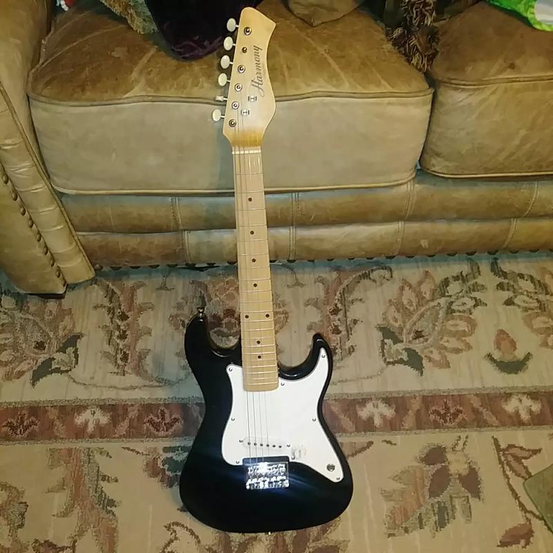 Harmony ( mini ) Electric Guitar for sale in Irving, TX 5miles Buy