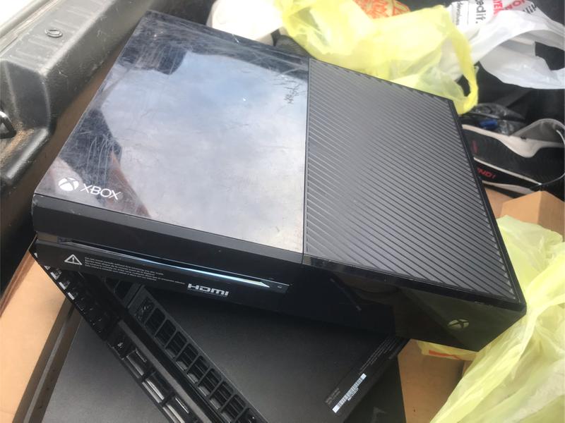 2 Xbox one for parts for sale in Lancaster, TX 5miles Buy and Sell