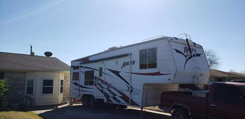 Toy hauler 30.5 foot 5th wheel. 2006 Ragen falcon. 7k for ...