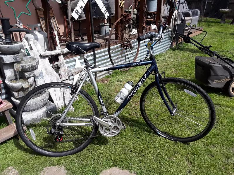 trek 7000 hybrid bike