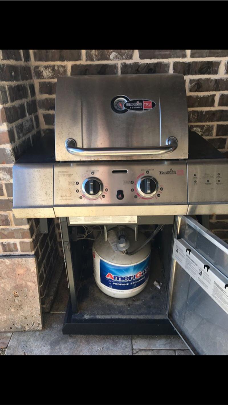 BBQ GRILL W PROPANE TANK for sale in Prosper, TX 5miles Buy and Sell