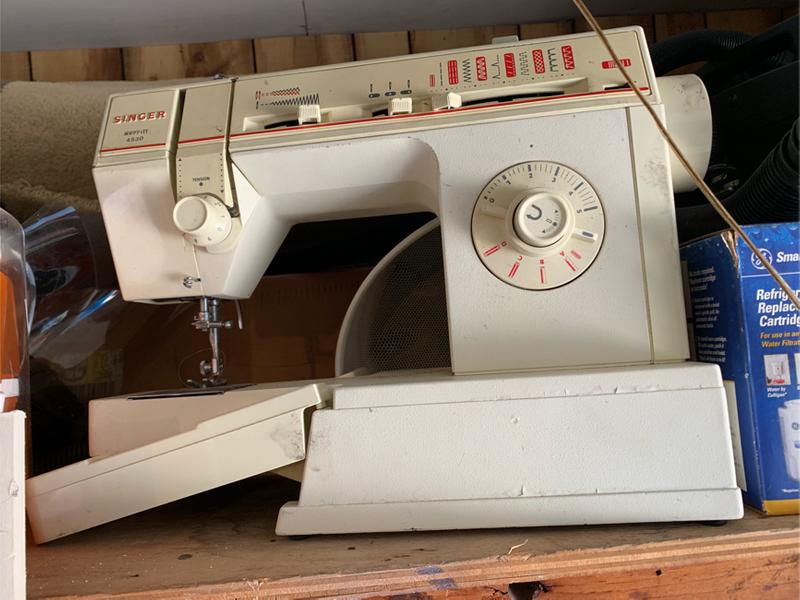 Vintage Singer Merritt 4530 sewing machine for sale in Garland, TX