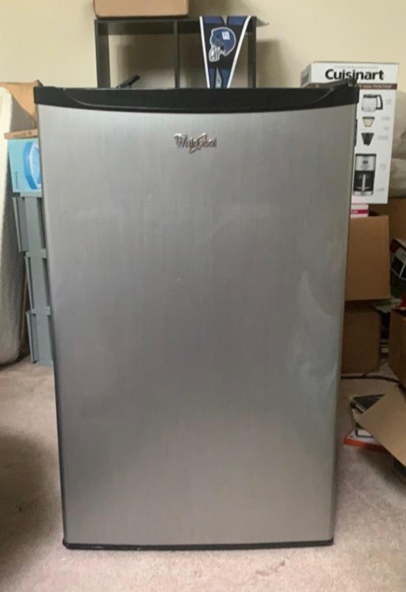 Whirlpool mini fridge for sale in Columbia, SC 5miles Buy and Sell