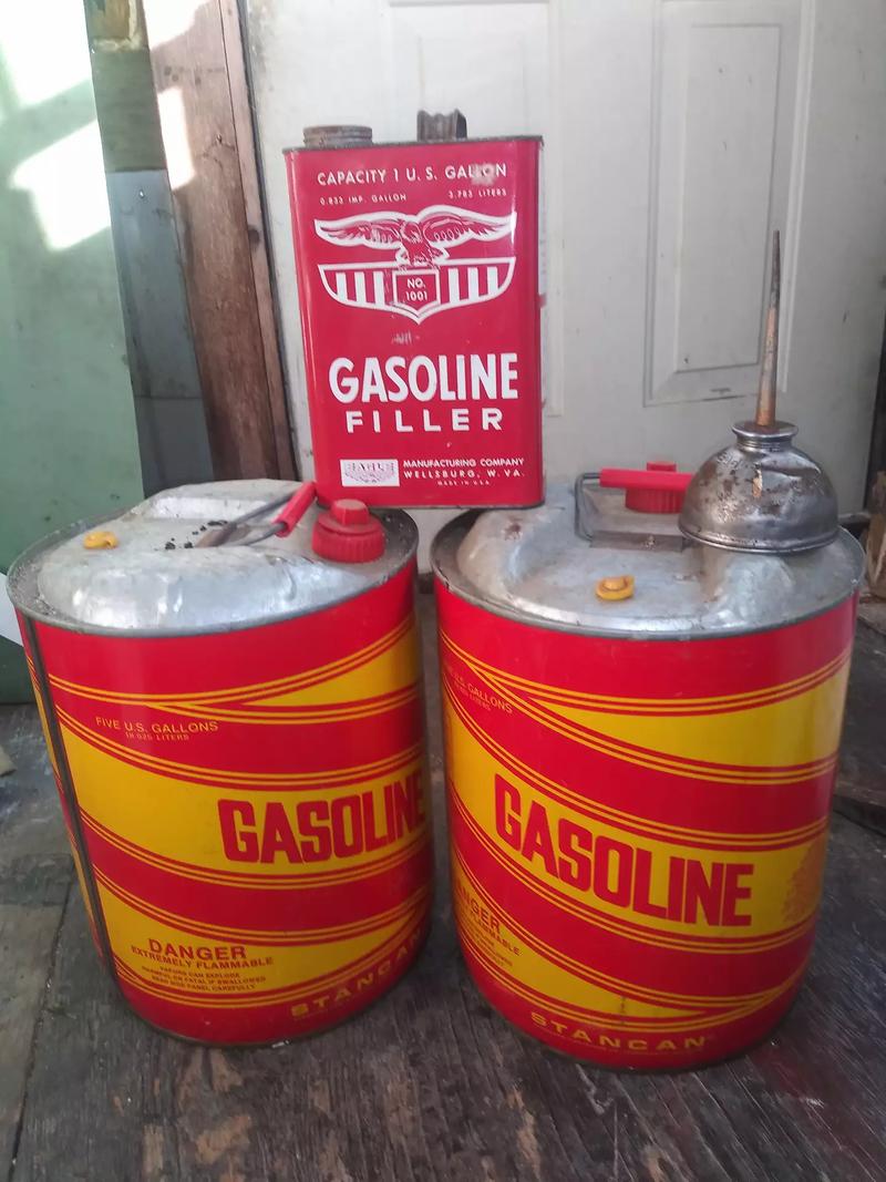 Vintage gas cans for sale in Alvarado, TX 5miles Buy and Sell