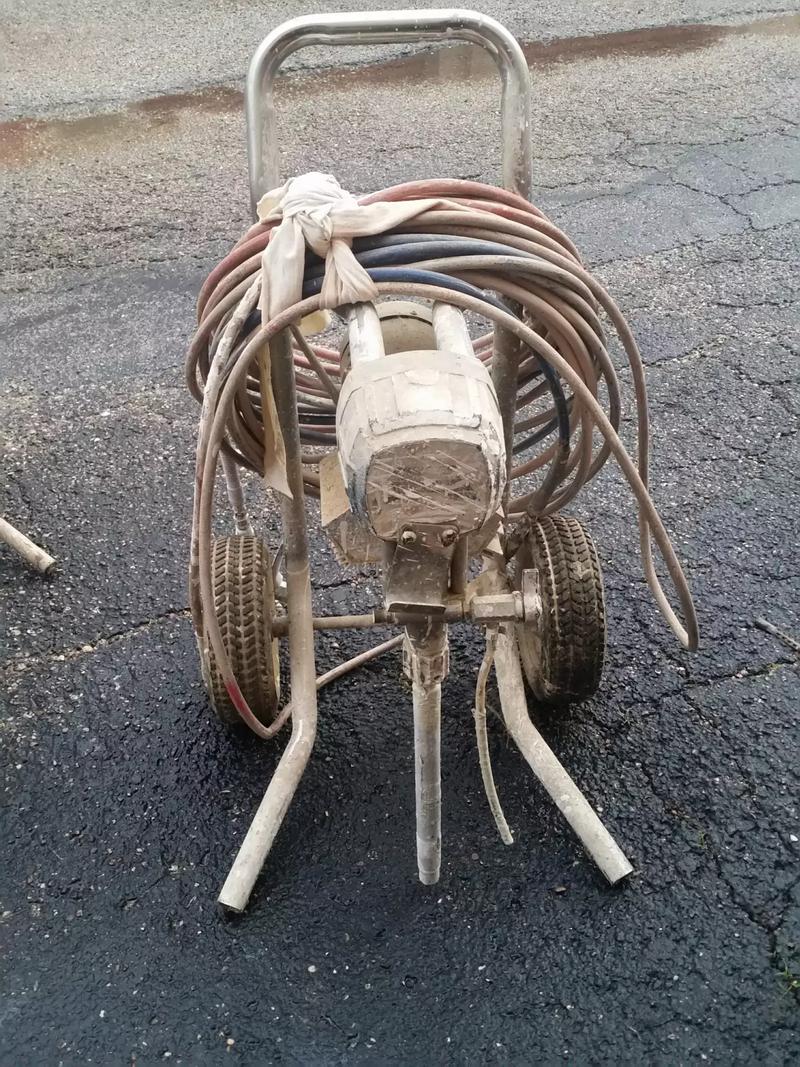 Airless paint sprayer for sale in Euless, TX 5miles Buy and Sell