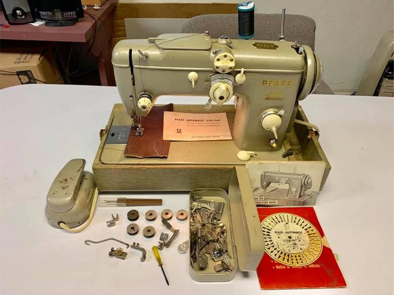 INDUSTRIAL STRENGTH PFAFF 230 SEWING MACHINE / CASE / XTRAS for sale in