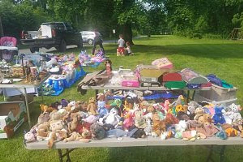 Multi family yard sale for sale in Hampton, NJ 5miles Buy and Sell