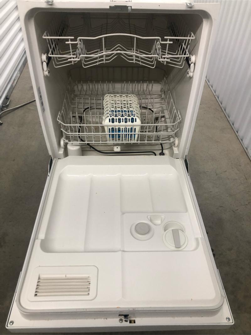 GEGENERAL ELECTRIC WHITE DISHWASHERUNDERCOUNTERCLEAN! WORKS! for