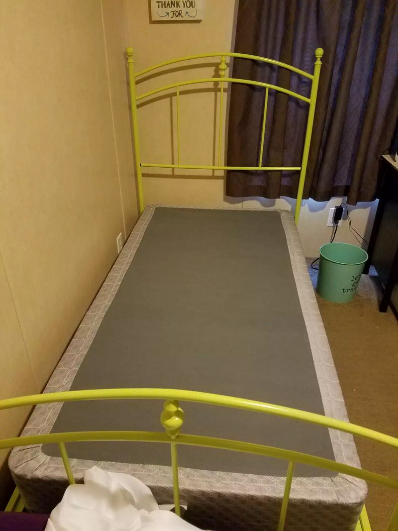 Twin bed frame & box spring for sale in Lufkin, TX 5miles Buy and Sell